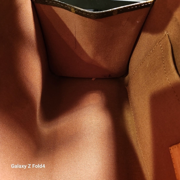 Authentic Louis Vuitton Popincourt Monogram Hand Bag - Picture 13 of 16